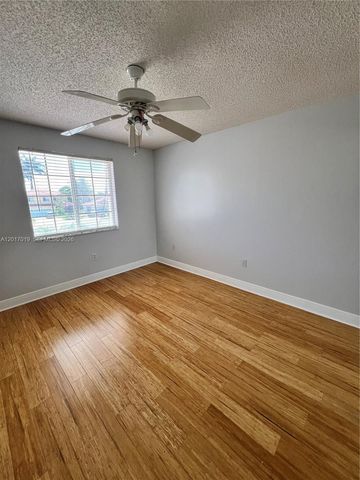 1401 NW 187th Ave, Pembroke Pines, FL 33029