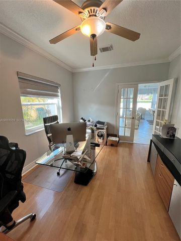 1401 NW 187th Ave, Pembroke Pines, FL 33029