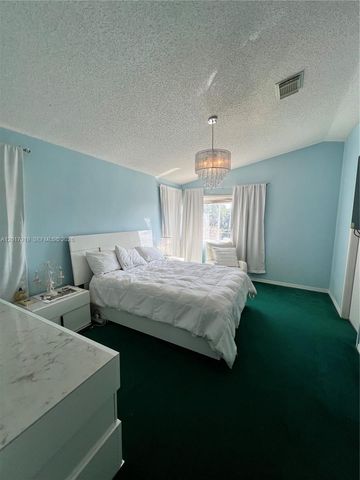 1401 NW 187th Ave, Pembroke Pines, FL 33029