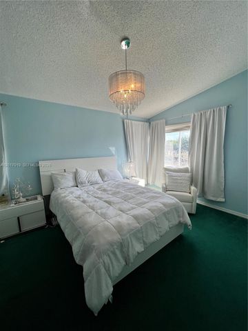 1401 NW 187th Ave, Pembroke Pines, FL 33029