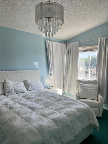 1401 NW 187th Ave, Pembroke Pines, FL 33029