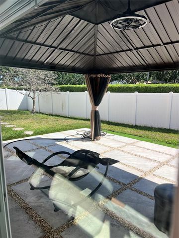 1401 NW 187th Ave, Pembroke Pines, FL 33029