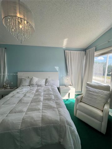 1401 NW 187th Ave, Pembroke Pines, FL 33029