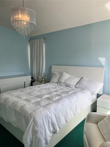 1401 NW 187th Ave, Pembroke Pines, FL 33029