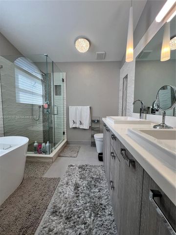 1401 NW 187th Ave, Pembroke Pines, FL 33029