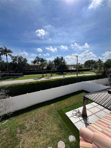 1401 NW 187th Ave, Pembroke Pines, FL 33029