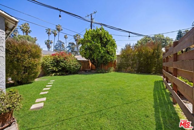 17031 Enadia Way, Lake Balboa, CA 91406