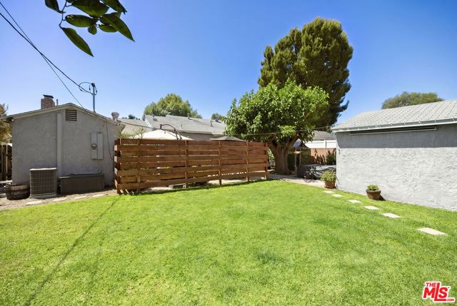 17031 Enadia Way, Lake Balboa, CA 91406