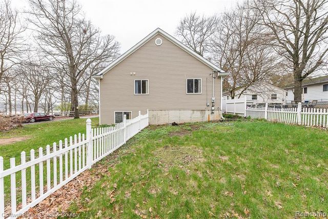 3268 Orchard Drive, Pinckney, MI 48169
