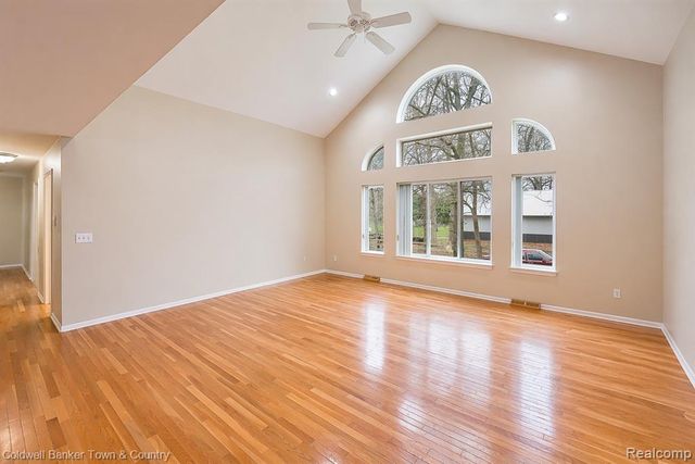 3268 Orchard Drive, Pinckney, MI 48169
