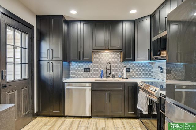 7352 La Vista Drive, La Vista, NE 68128