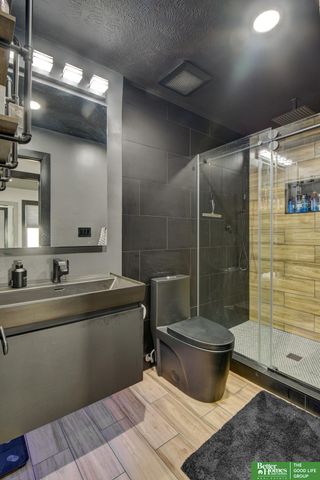 7352 La Vista Drive, La Vista, NE 68128