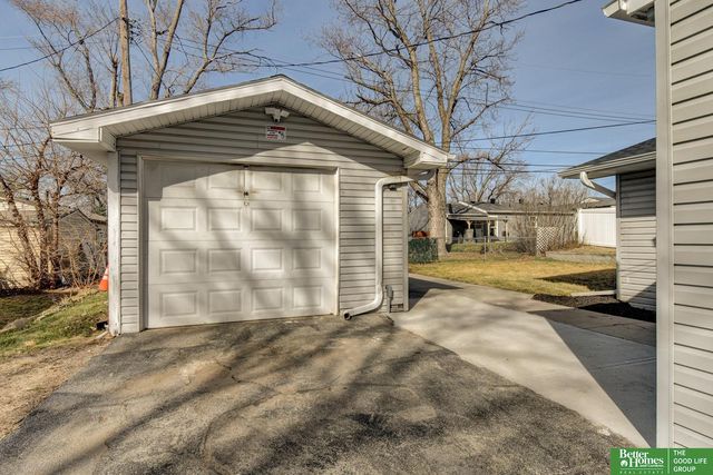 7352 La Vista Drive, La Vista, NE 68128