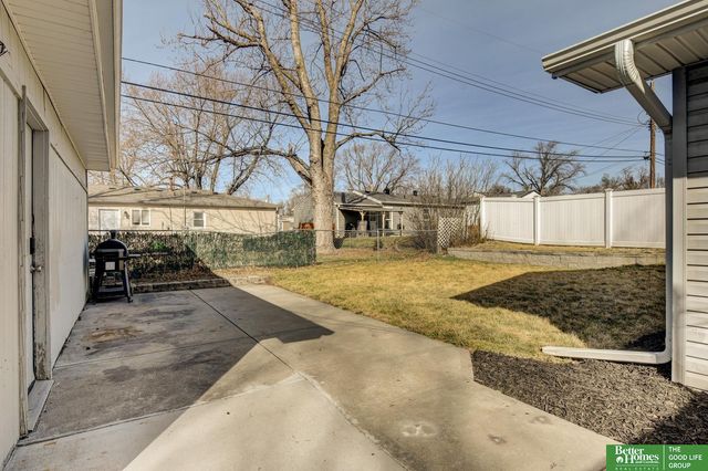 7352 La Vista Drive, La Vista, NE 68128