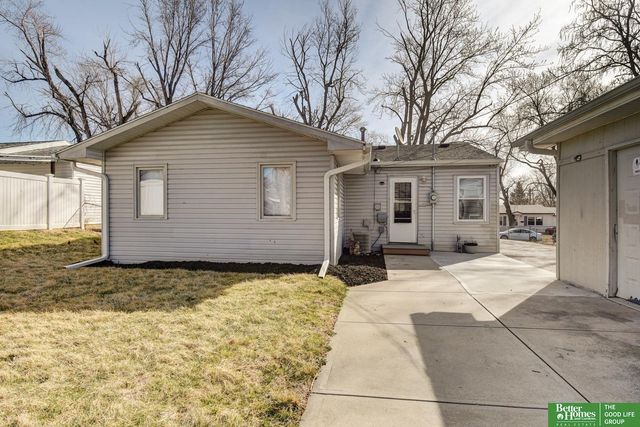 7352 La Vista Drive, La Vista, NE 68128