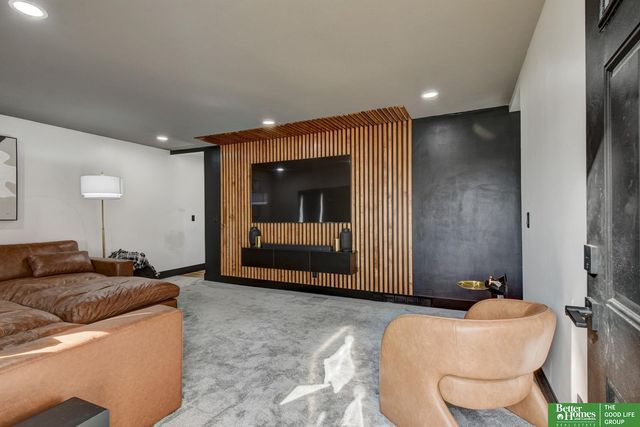 7352 La Vista Drive, La Vista, NE 68128