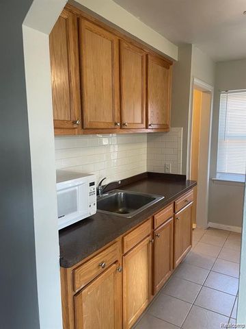 7243 Timken Avenue, Warren, MI 48091