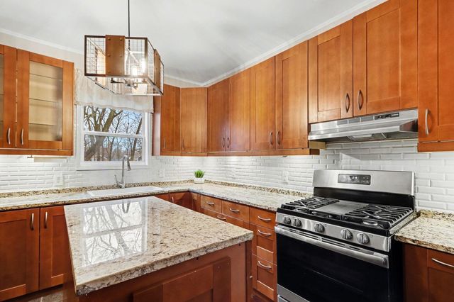 1116 Sherwood Avenue, Kalamazoo, MI 49048