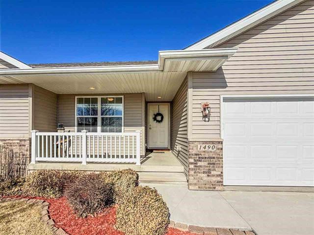 1490 Fawn Drive, North Liberty, IA 52317