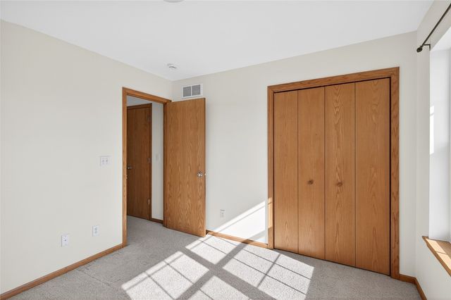 1490 Fawn Drive, North Liberty, IA 52317