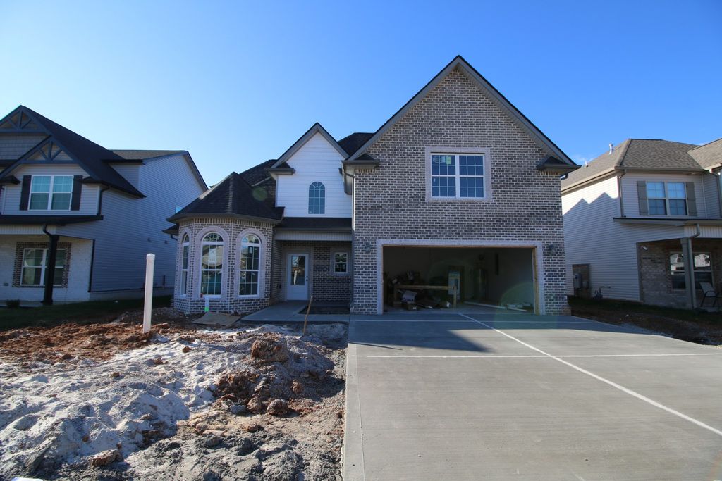 584 Summerfield, Clarksville, TN 37040