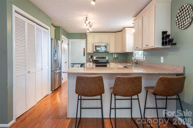 24 Audubon Drive, Asheville, NC 28804