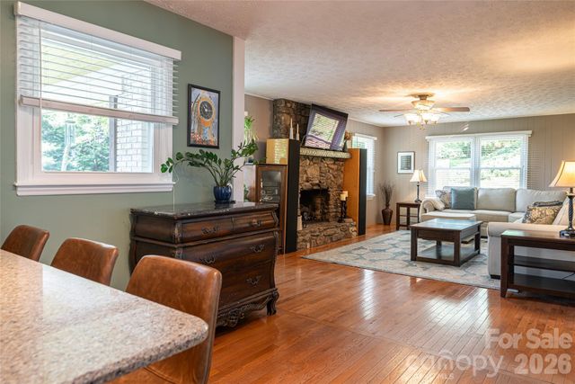 24 Audubon Drive, Asheville, NC 28804