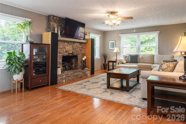24 Audubon Drive, Asheville, NC 28804