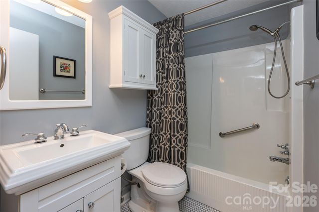 24 Audubon Drive, Asheville, NC 28804