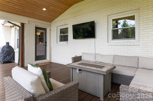 24 Audubon Drive, Asheville, NC 28804
