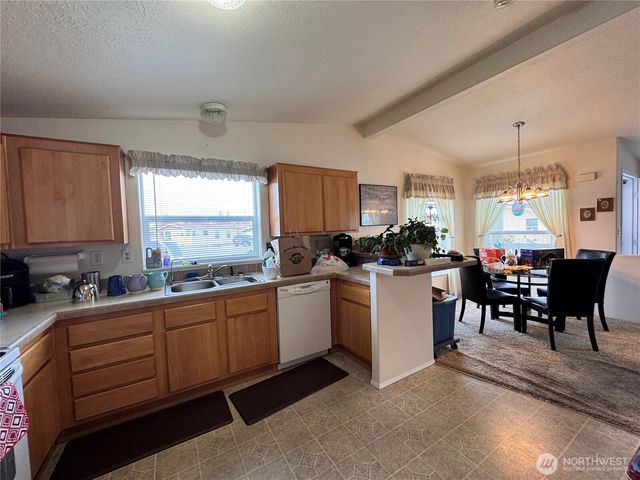 528 N 7th Avenue, Sequim, WA 98382