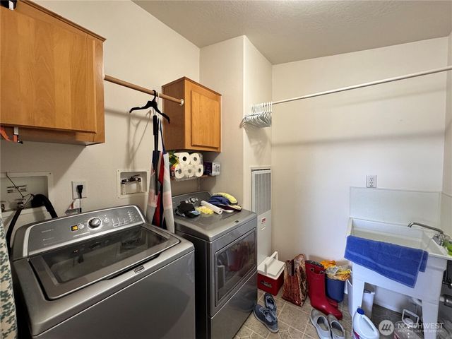 528 N 7th Avenue, Sequim, WA 98382