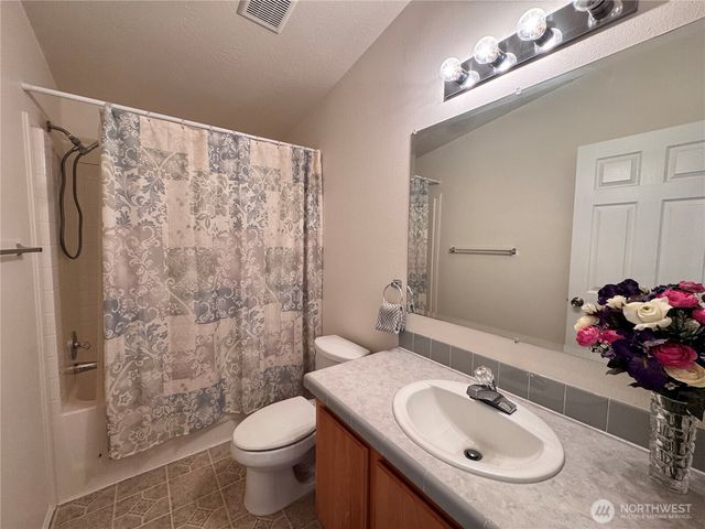 528 N 7th Avenue, Sequim, WA 98382