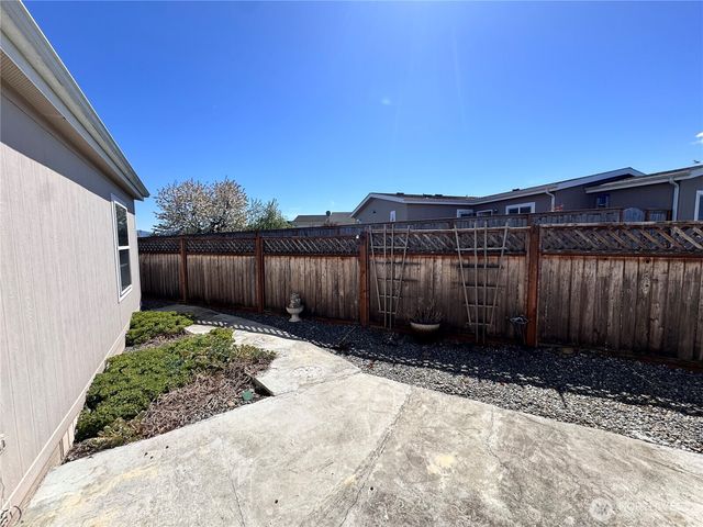 528 N 7th Avenue, Sequim, WA 98382