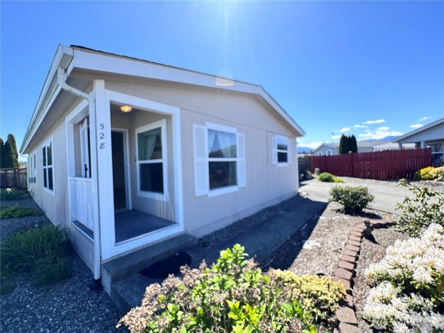 528 N 7th Avenue, Sequim, WA 98382