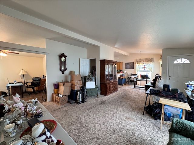 528 N 7th Avenue, Sequim, WA 98382