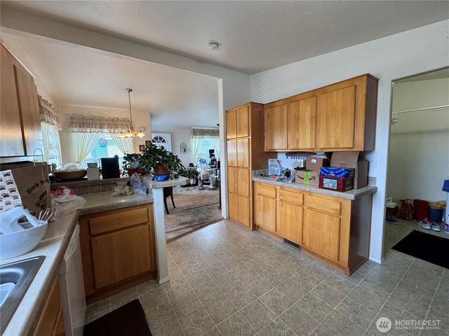 528 N 7th Avenue, Sequim, WA 98382