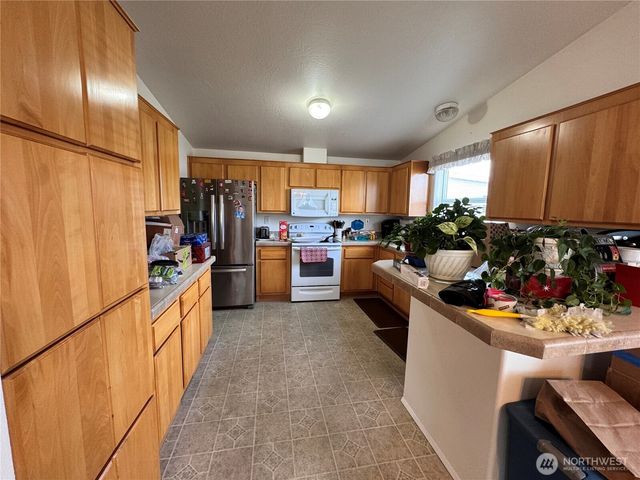 528 N 7th Avenue, Sequim, WA 98382