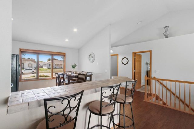 4229 Baybrook Drive, Janesville, WI 53546