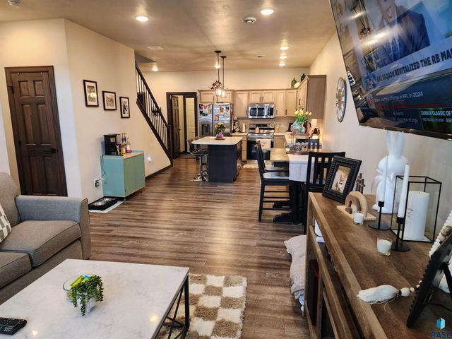 9064 W Ark Pl, Sioux Falls, SD 57106