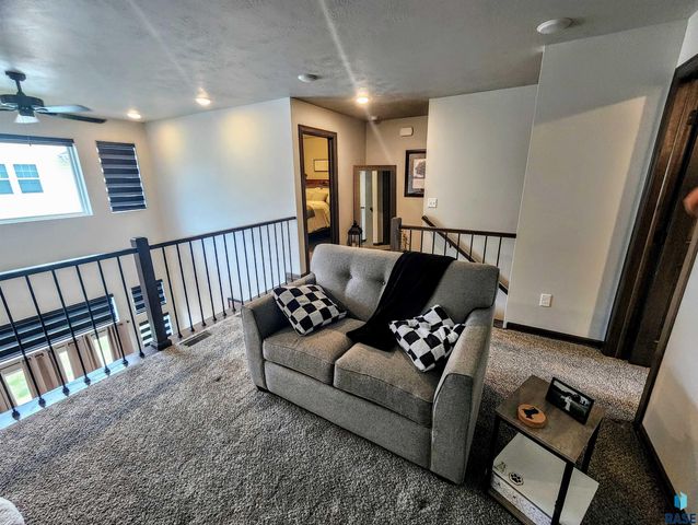 9064 W Ark Pl, Sioux Falls, SD 57106