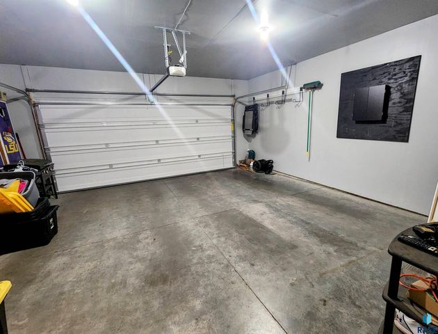 9064 W Ark Pl, Sioux Falls, SD 57106