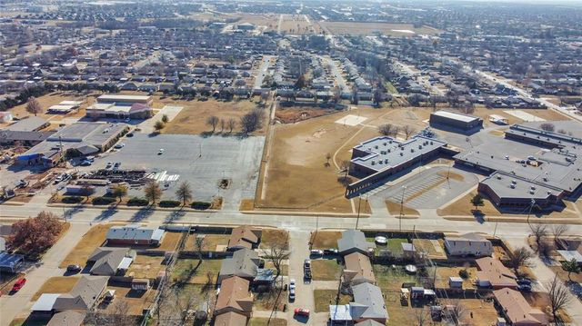 600 N Dallas Avenue, Moore, OK 73160