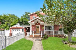 2331 Neptune Avenue, Seaford, NY 11783