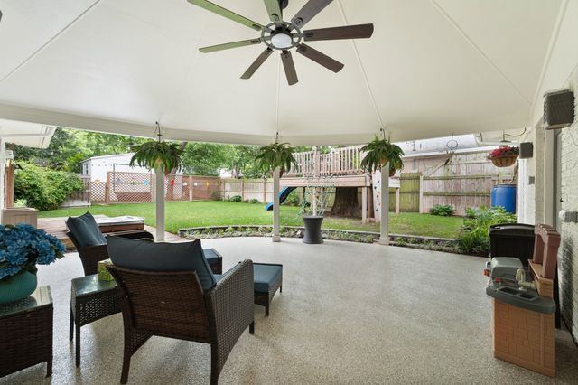 801 Waggoner Drive, Arlington, TX 76013