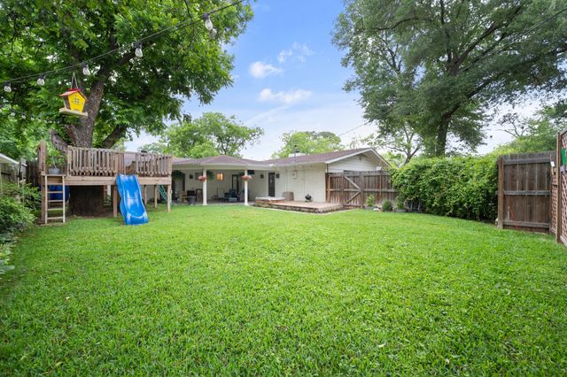 801 Waggoner Drive, Arlington, TX 76013