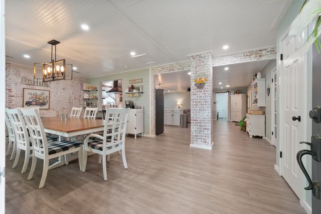 801 Waggoner Drive, Arlington, TX 76013
