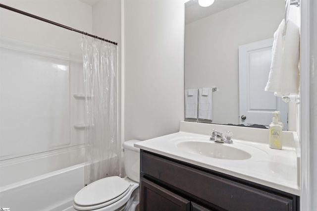 1010 Louvale Court, Simpsonville, SC 29681