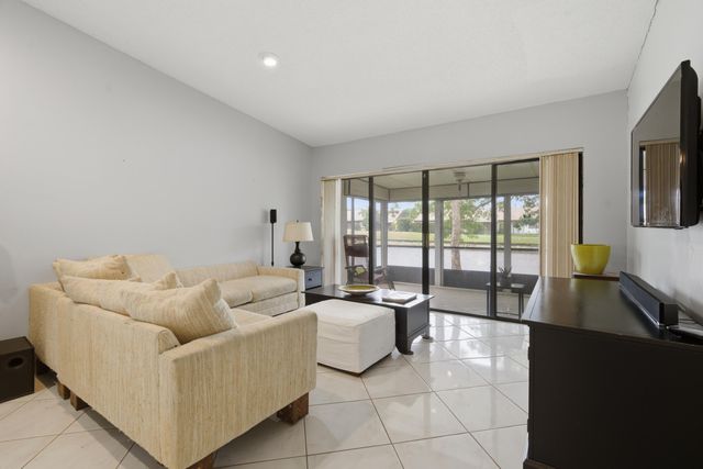 6375 W Pinehurst Cir Circle D38, Tamarac, FL 33321