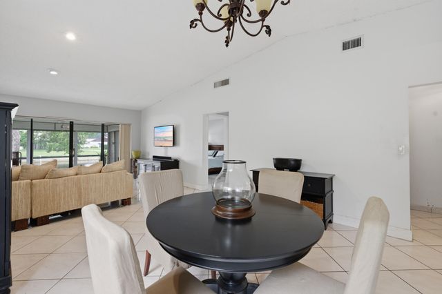 6375 W Pinehurst Cir Circle D38, Tamarac, FL 33321